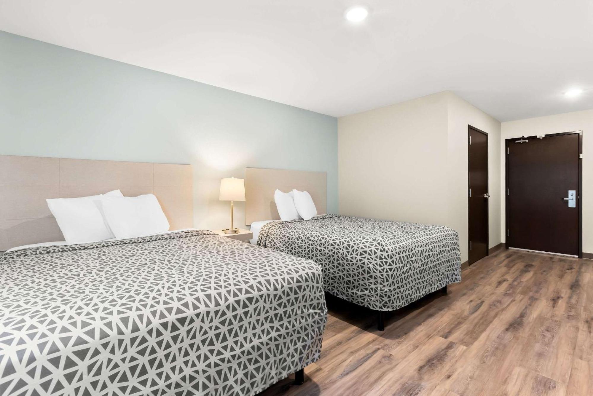 Woodspring Suites Savannah West Chatham Parkway Exterior photo